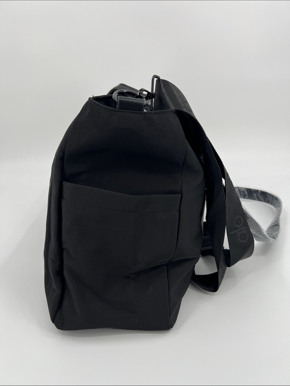 ALO Yoga Black Everyday Large Tote with Dual Shoulder Straps - Picture 3 of 8